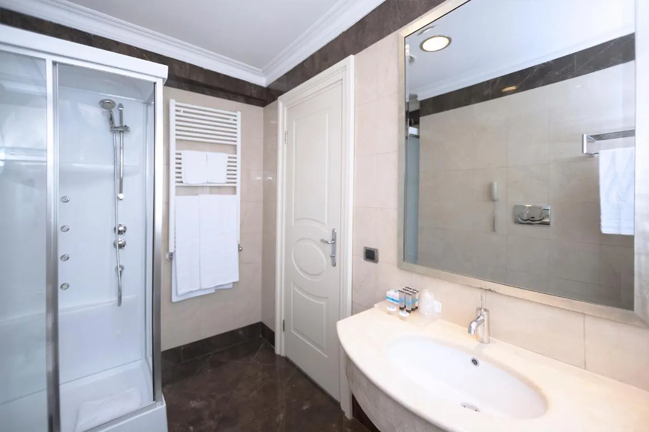 Hotel Regina Margherita Cagliari 4*,  Italy
