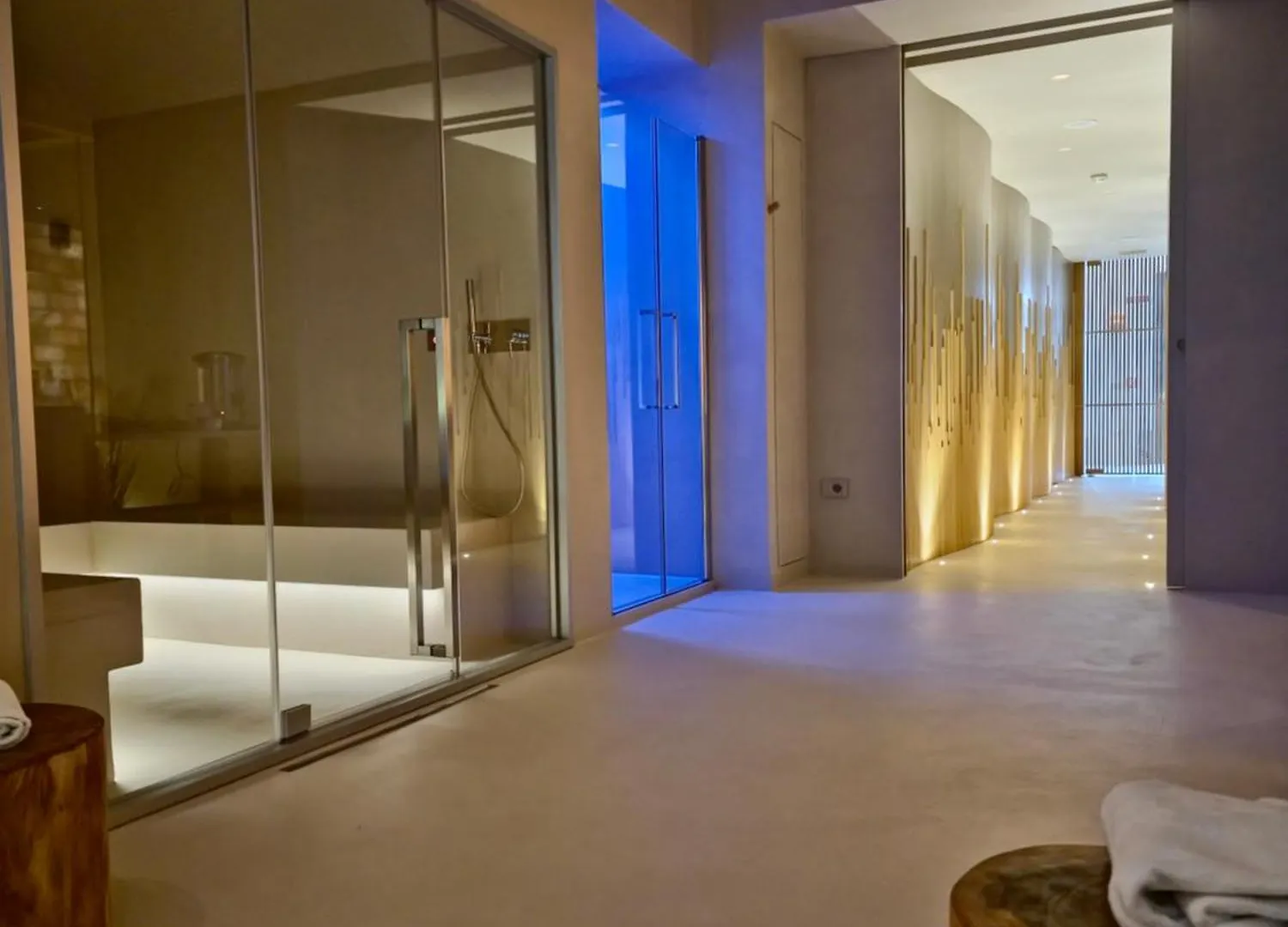 Hotel Regina Margherita Cagliari 4*,  Italy